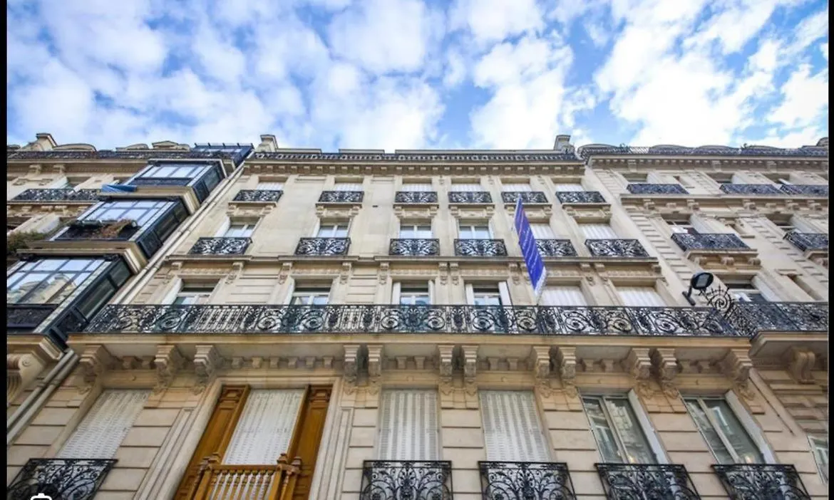L'Avenue Montaigne Apartment Paris
